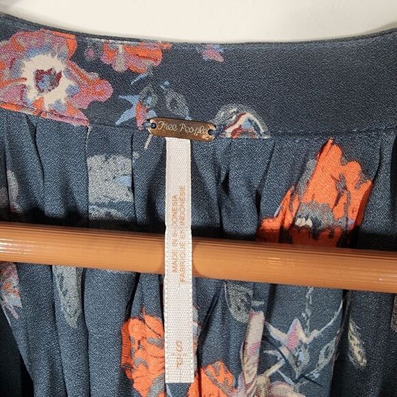 Free People Pebble Crepe So Fine Smoked Tunic Navy Top Size SP - Picture 9 of 10